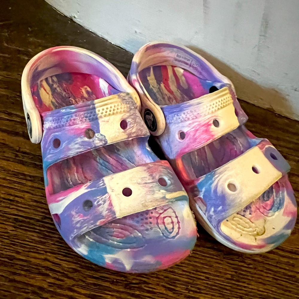 Crocs tie-dye open toe  sandals
